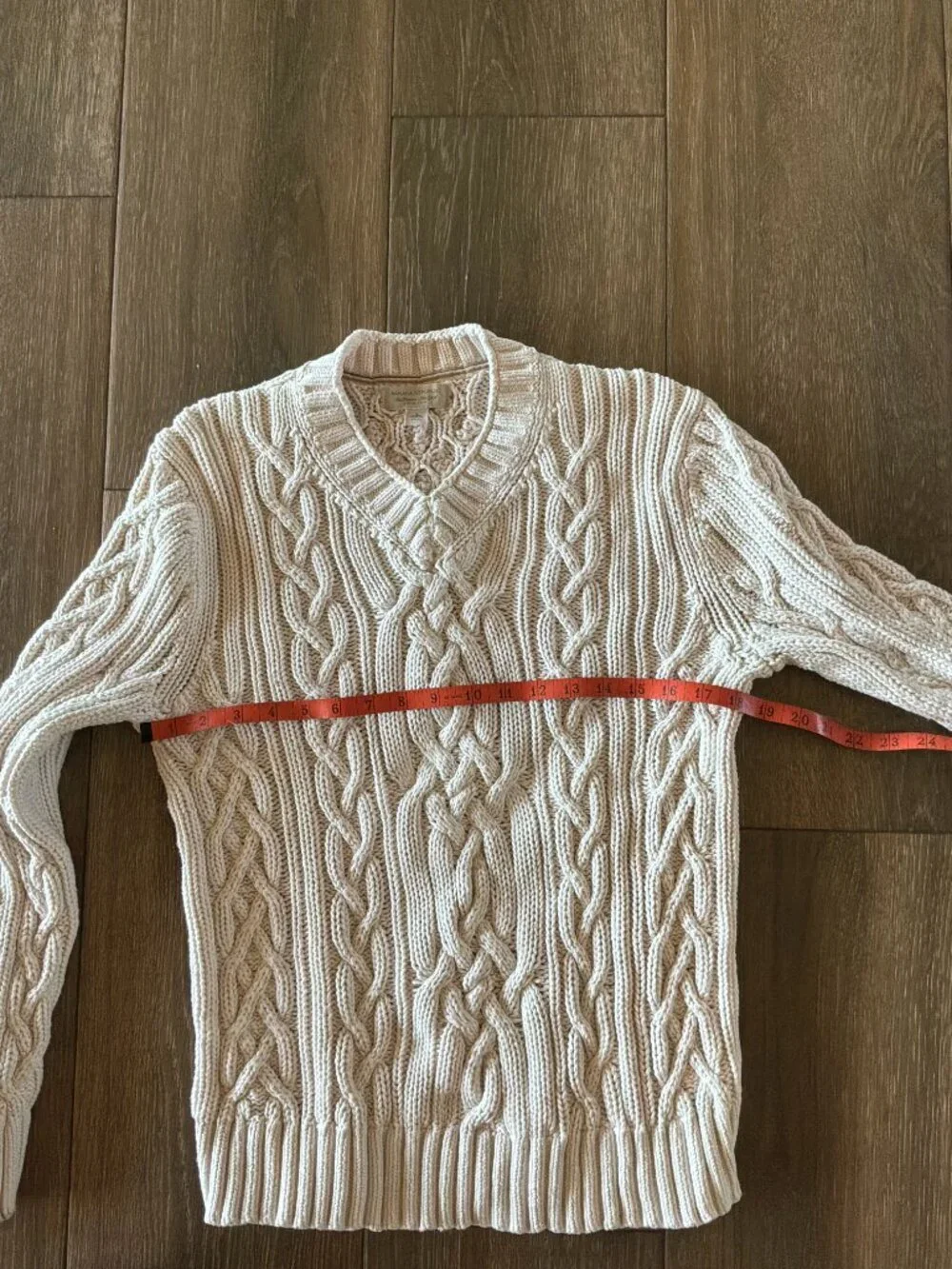 Banana Republic Cream Cable Knit V-Neck Sweater